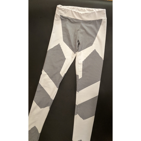 Black and white leggings - Picture 3 of 5